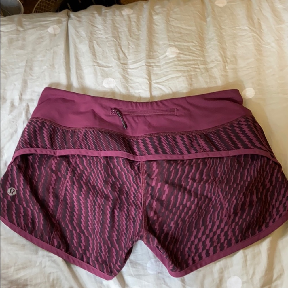 Lululemon shorts size 4 - Picture 2 of 2